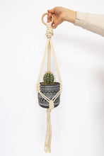Load image into Gallery viewer, Staple macrame plant hanger