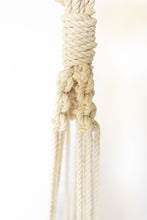 Load image into Gallery viewer, Chunky modern macrame plant hanger