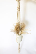 Load image into Gallery viewer, Chunky modern macrame plant hanger