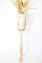 Load image into Gallery viewer, Chunky modern macrame plant hanger