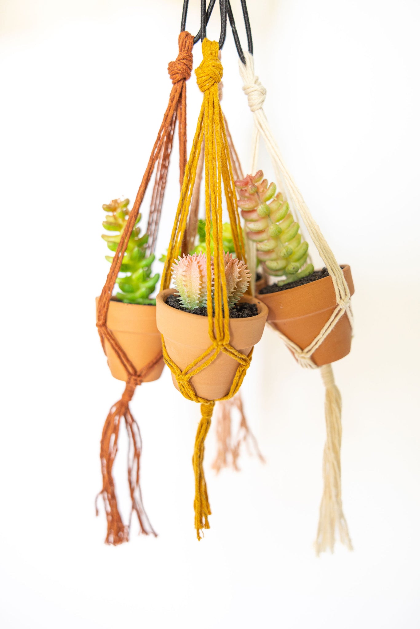 mini car plant hanger Mini macrame plant hangers for car – Macrayaymacrame