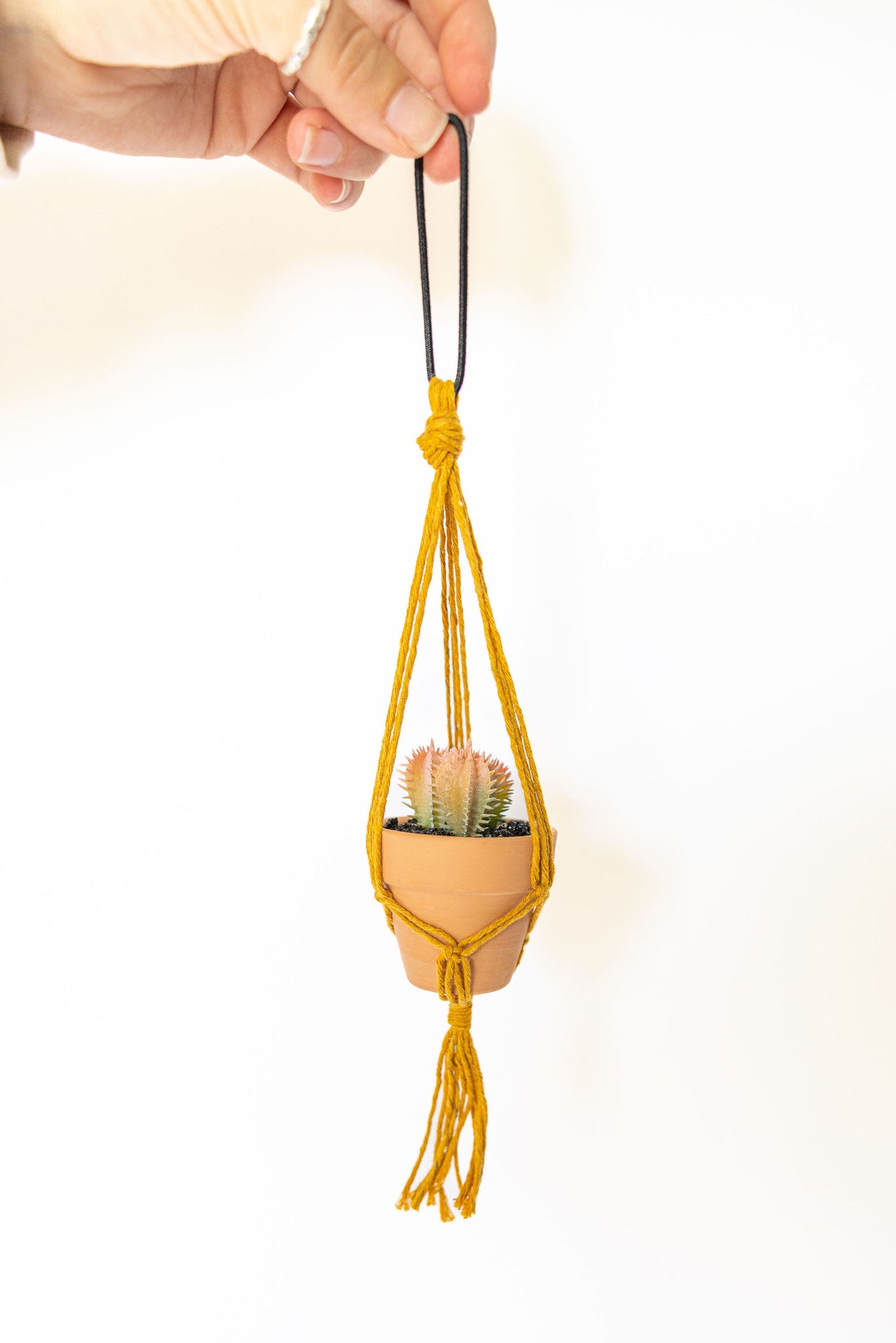car plant hanger Mini macrame plant hangers for car – Macrayaymacrame